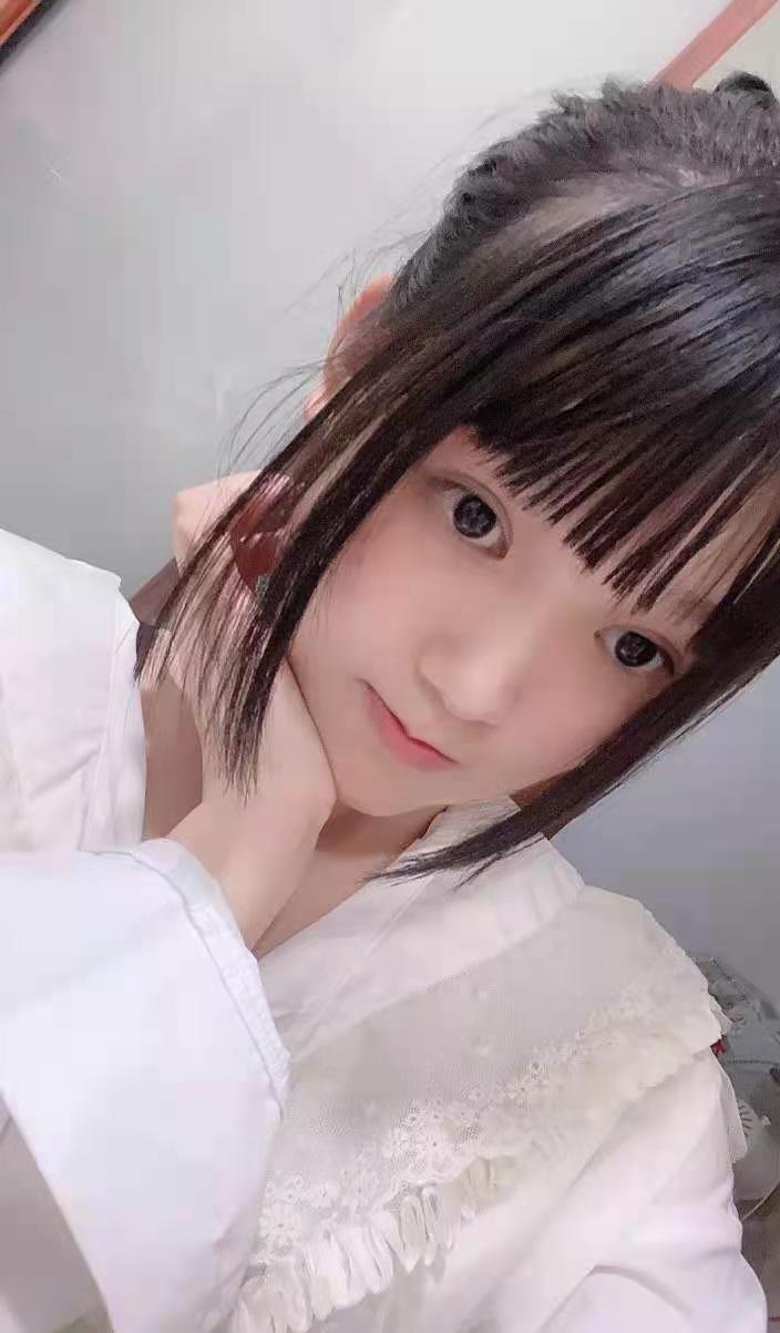 白云小萝莉桃子